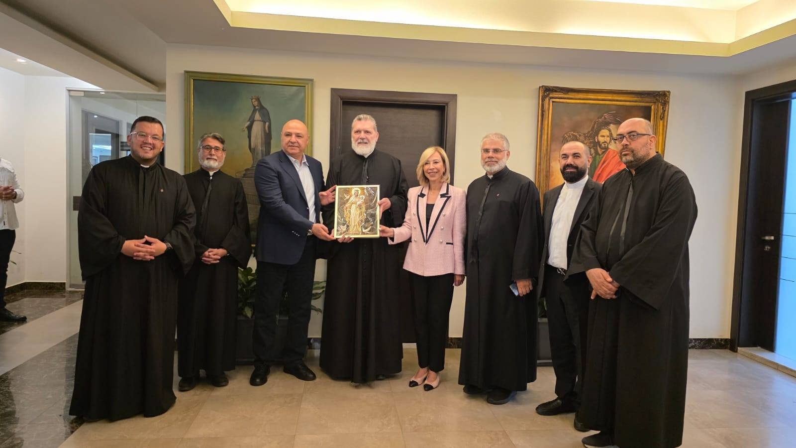 زار رئيس الجمهورية، العماد جوزاف عون، واللبنانية الاولى السيدة نعمت عون وأفراد العائلة مساء اليوم مزار سيّدة لبنان في حريصا.